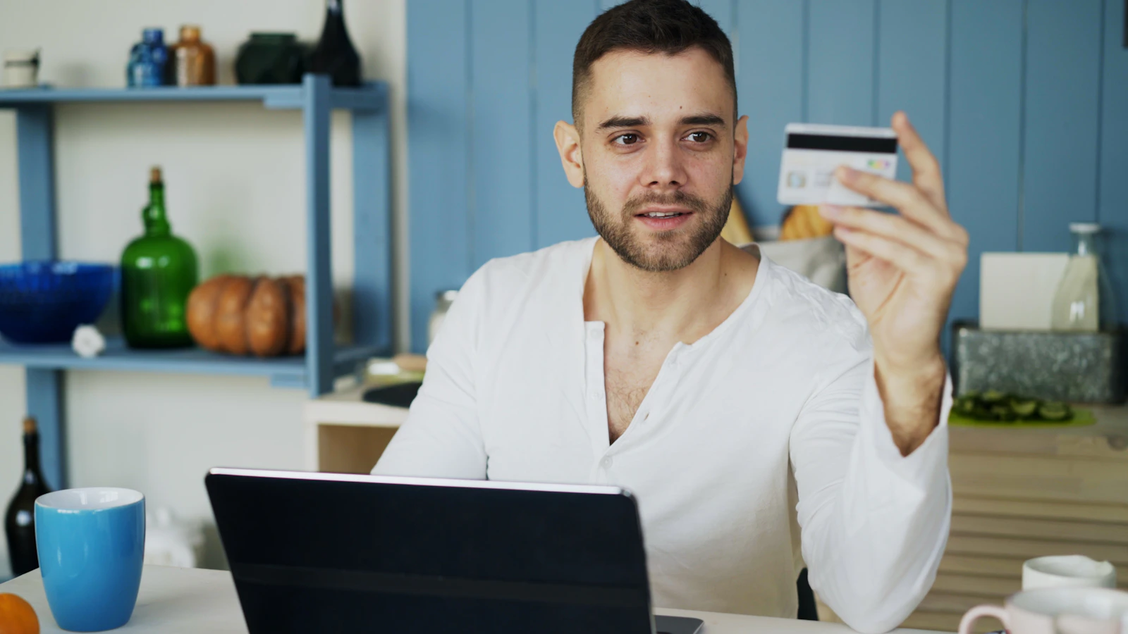 Travel Agency Merchant Account: Own It or Use a Merchant of Record